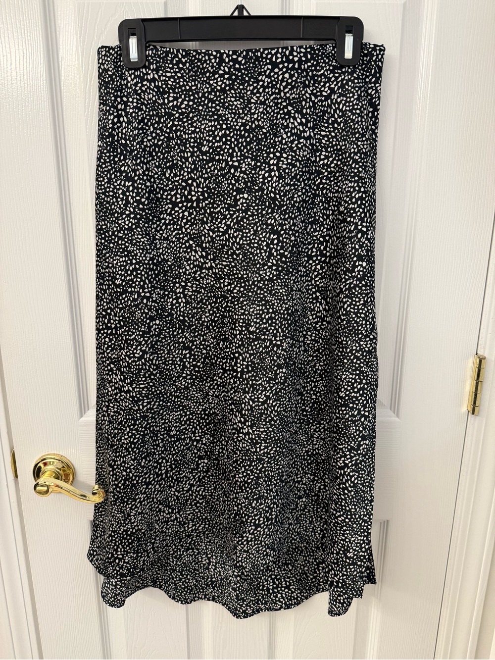 Abercrombie & Fitch Black and White Speckled Satin Midi Skirt